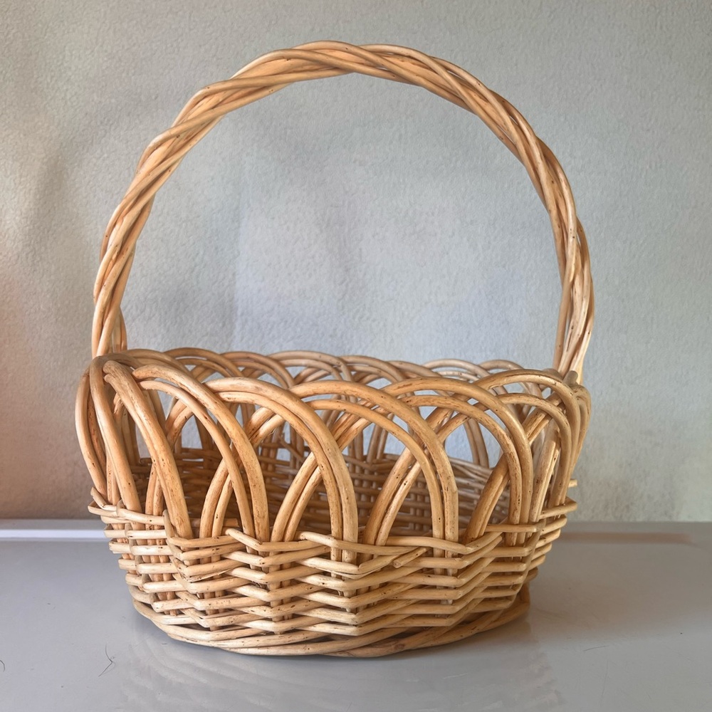 Handheld Wooden Basket Beige Used Good Condition READ MORE